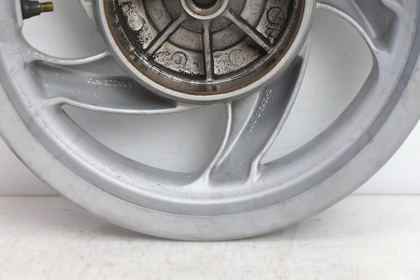 photo de ARO TRASEIRO PIAGGIO FLY 2T 50 (2004 - 2017) - Detalhes característicos