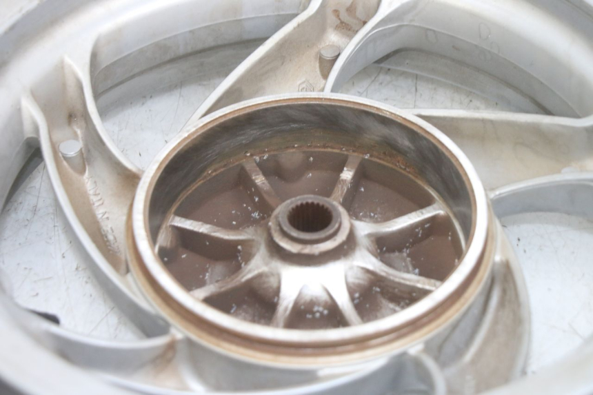 photo de ARO TRASEIRO PIAGGIO FLY 125 (2005 - 2012) - Pontos de fixação