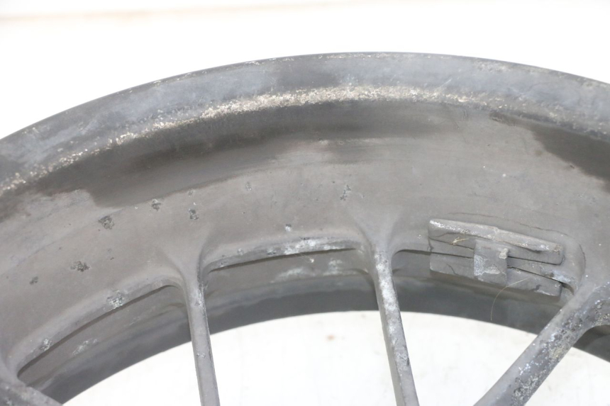 photo de ARO TRASEIRO HONDA FORZA ABS 300 (2013 - 2017) - Vista de perto