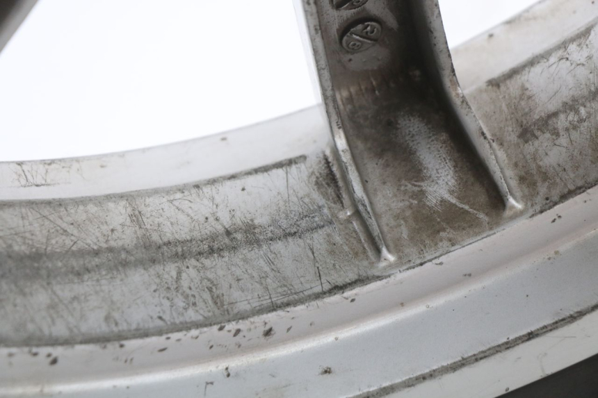 photo de ARO TRASEIRO PEUGEOT GEOPOLIS RS 125 (2007 - 2009) - Detalhes característicos