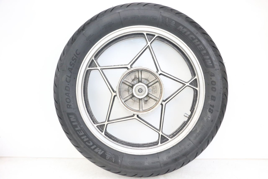 photo de ARO TRASEIRO SUZUKI GSX E 250 (1982 - 1983) - Vista principal