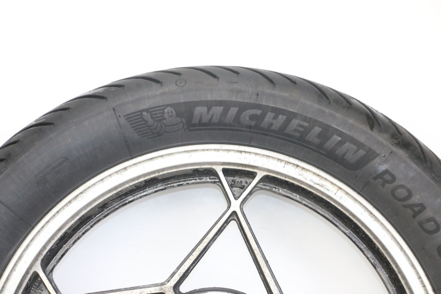 photo de ARO TRASEIRO SUZUKI GSX E 250 (1982 - 1983) - Vista de perto