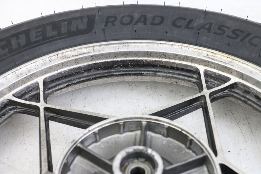 photo de ARO TRASEIRO SUZUKI GSX E 250 (1982 - 1983) - Pontos de fixação