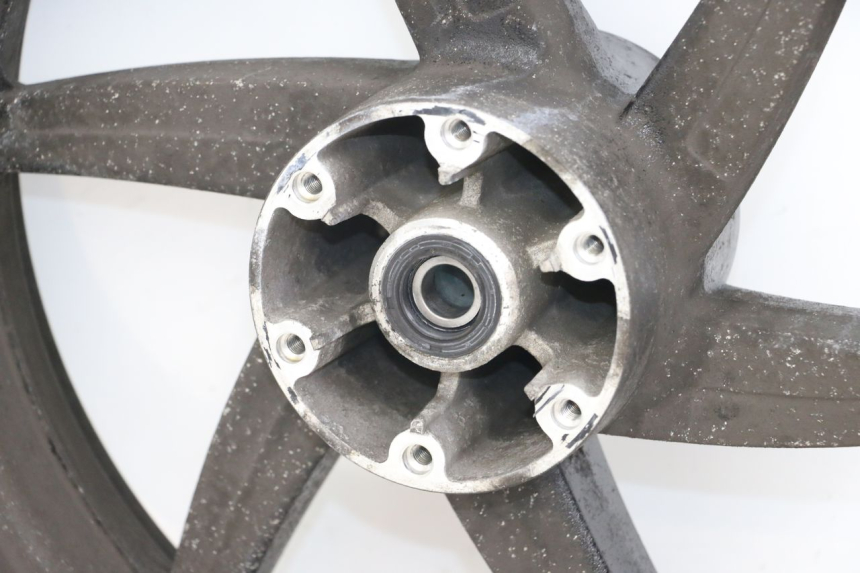 photo de ARO TRASEIRO HYOSUNG GTR 125 (2006 - 2008) - Outro ângulo de visão