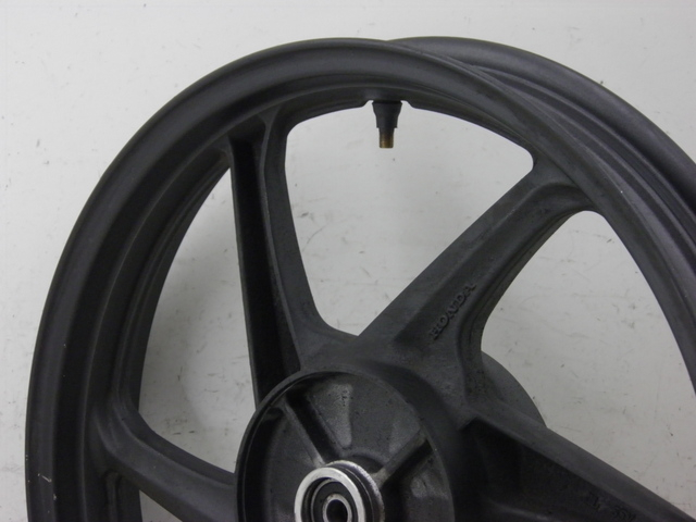 photo de ARO TRASEIRO HONDA CBF 125 (2009 - 2015) - Zoom do estado de desgaste