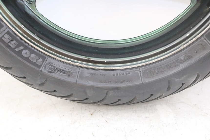 photo de ARO TRASEIRO HONDA CBR F 1000 (1993 - 1996) - Detalhes característicos