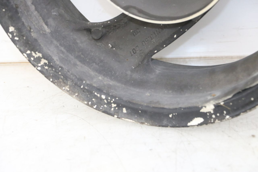 photo de ARO TRASEIRO HONDA FES S-WING SWING 125 (2007 - 2015) - Zoom do estado de desgaste
