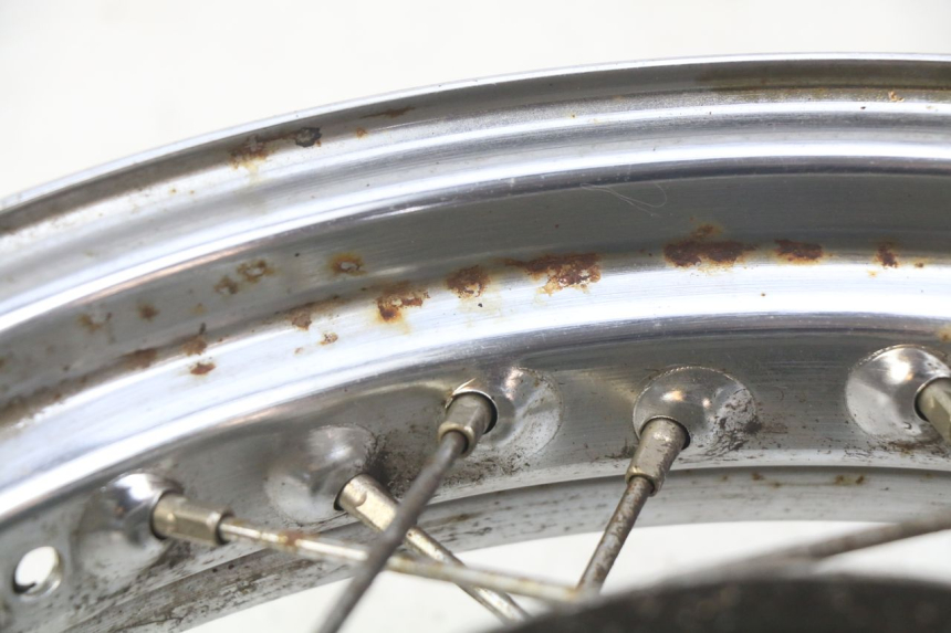 photo de ARO TRASEIRO SYM HUSKY 125 (1999 - 2005) - Detalhe da peça