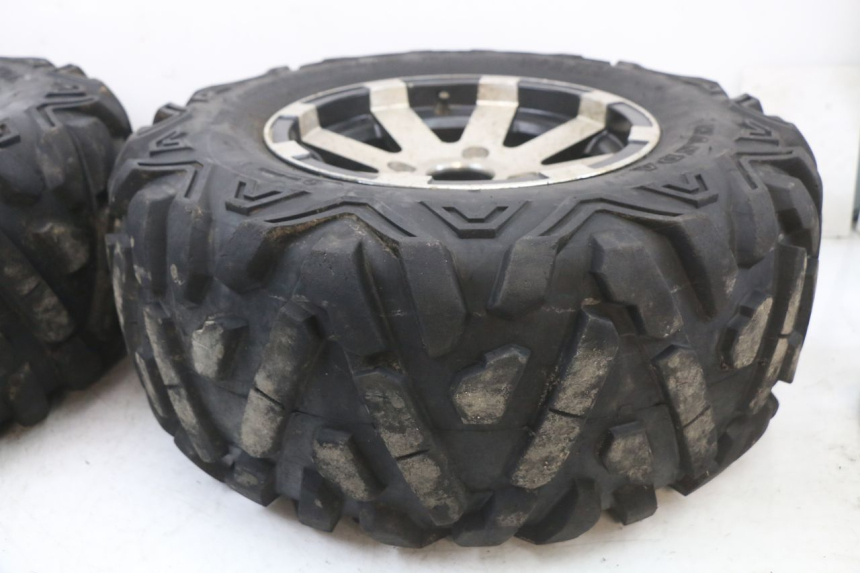 photo de ARO TRASEIRO HYTRACK HY S 4X4 410 (2013 - 2016) - Detalhe da peça