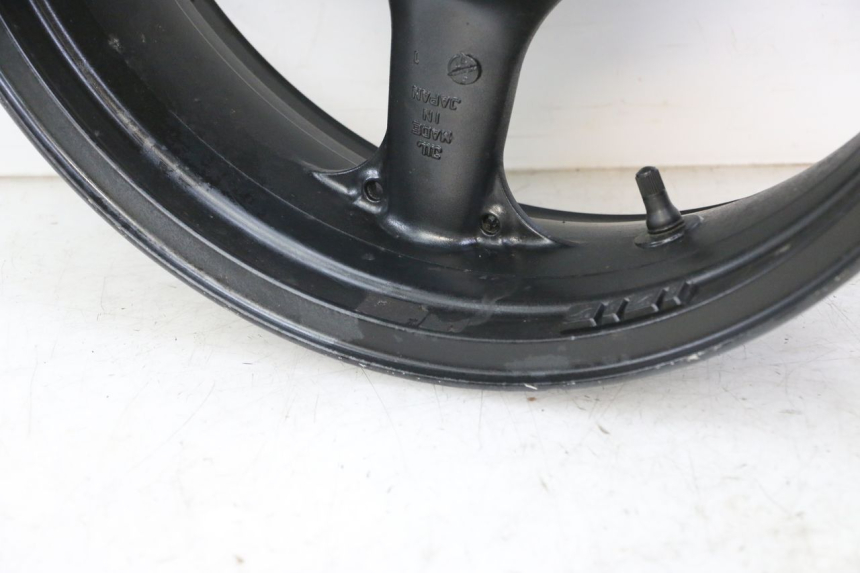 photo de ARO TRASEIRO KAWASAKI ZR7 ZR-7 S 750 (1999 - 2004) - Vista de perto