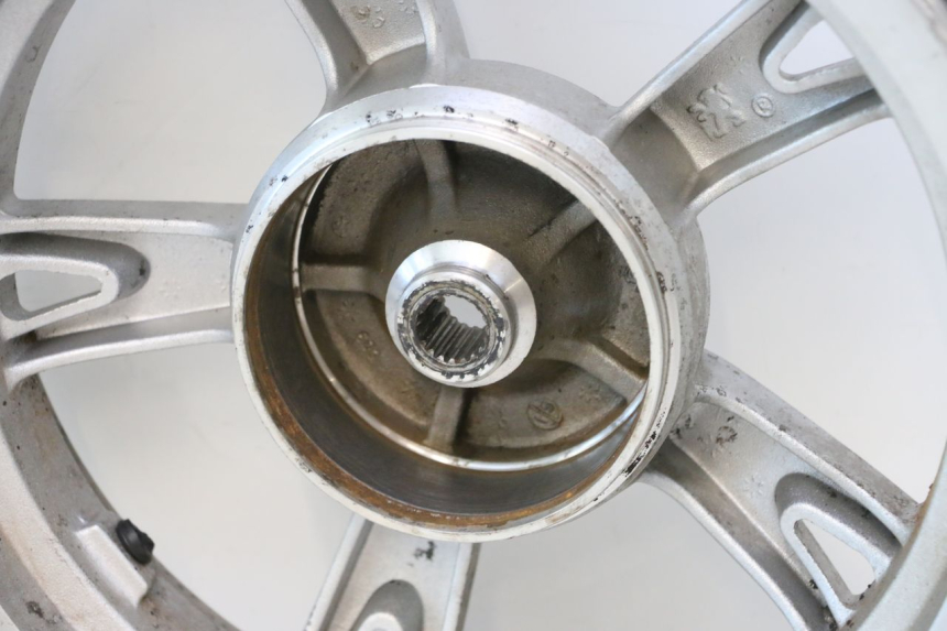 photo de ARO TRASEIRO PEUGEOT KISBEE 2T 50 (2010 - 2017) - Ampliação técnica