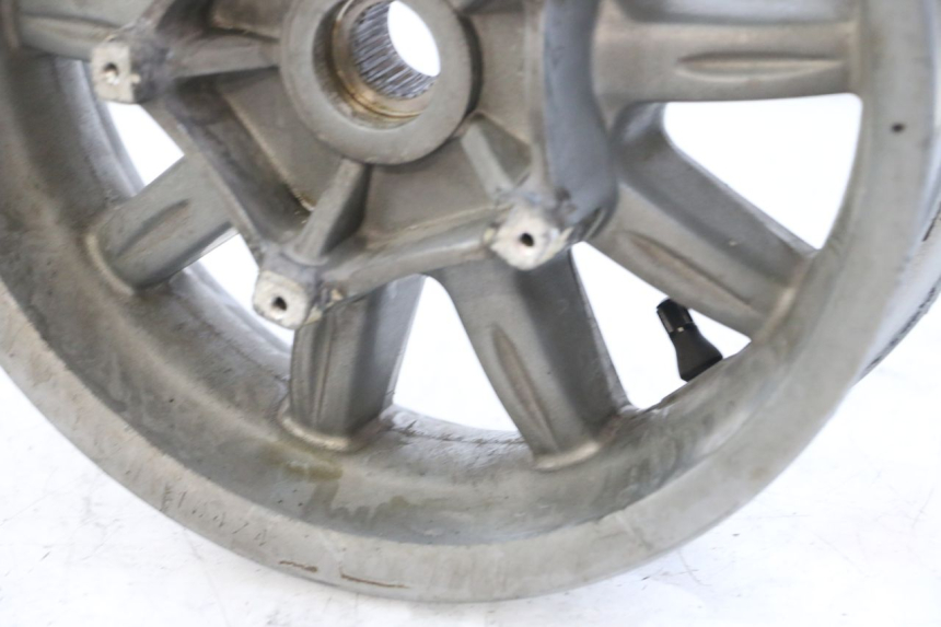 photo de ARO TRASEIRO PIAGGIO MP3 125 (2006 - 2014) - Detalhes característicos