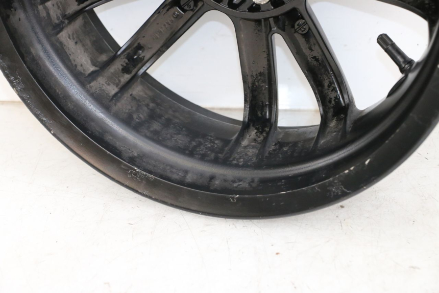 photo de ARO TRASEIRO PIAGGIO MP3 500 (2011 - 2015) - Zoom do estado de desgaste
