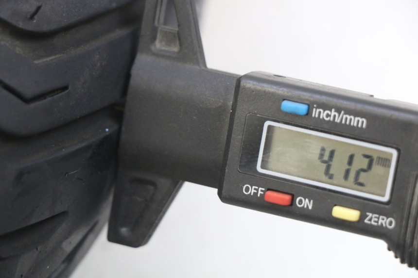 photo de ARO TRASEIRO HONDA NHX LEAD 110 (2008 - 2010) - Detalhe da peça