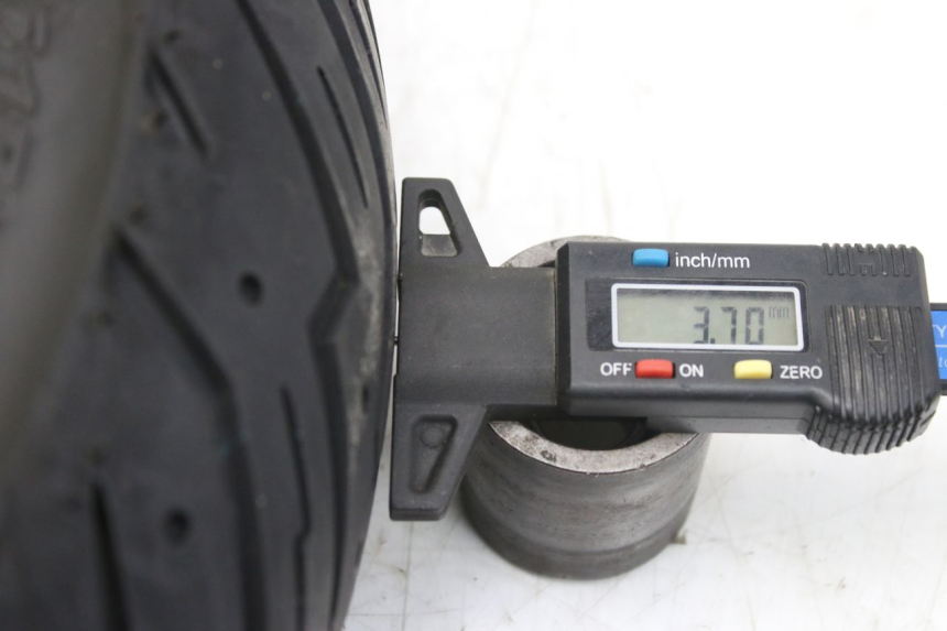 photo de ARO TRASEIRO SYM ORBIT 2 4T 50 (2008 - 2017) - Vista de perto