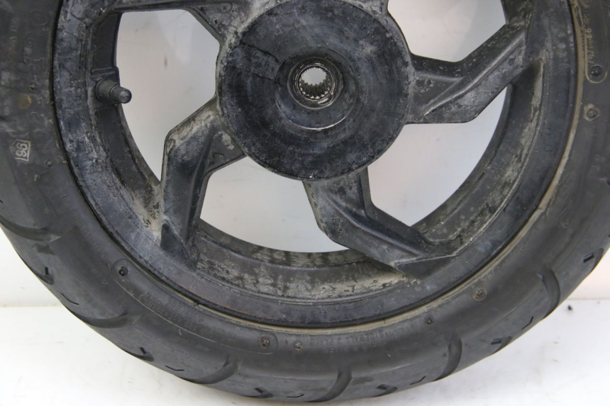 photo de ARO TRASEIRO SYM ORBIT III 3 4T 50 (2021 - 2025) - Detalhes característicos