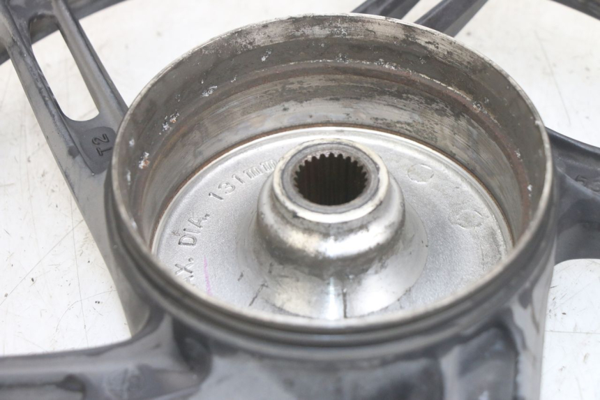 photo de ARO TRASEIRO HONDA PCX (JF28) 125 (2009 - 2011) - Detalhes característicos