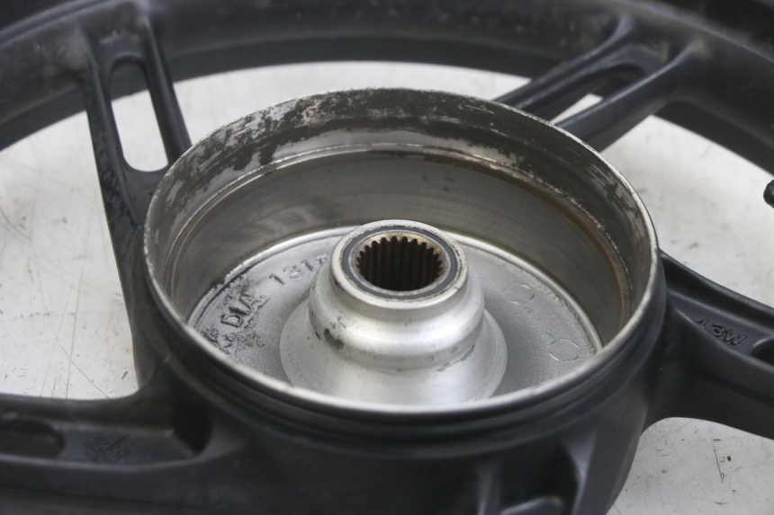 photo de ARO TRASEIRO HONDA PCX (JF47) 125 (2012 - 2013) - Zoom do estado de desgaste