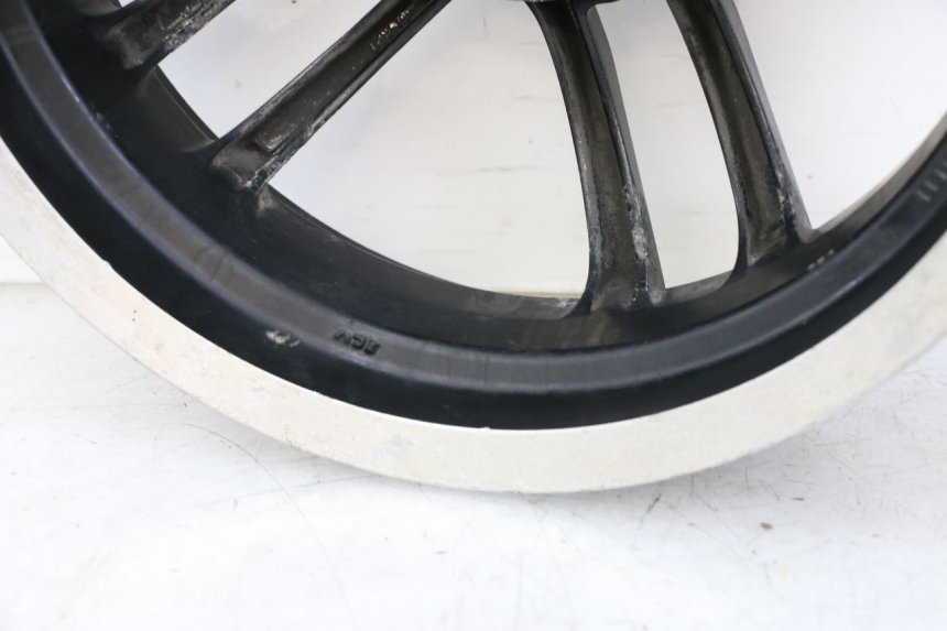 photo de ARO TRASEIRO PEUGEOT SPEEDFIGHT 3 LC 2T 50 (2009 - 2015) - Zoom do estado de desgaste