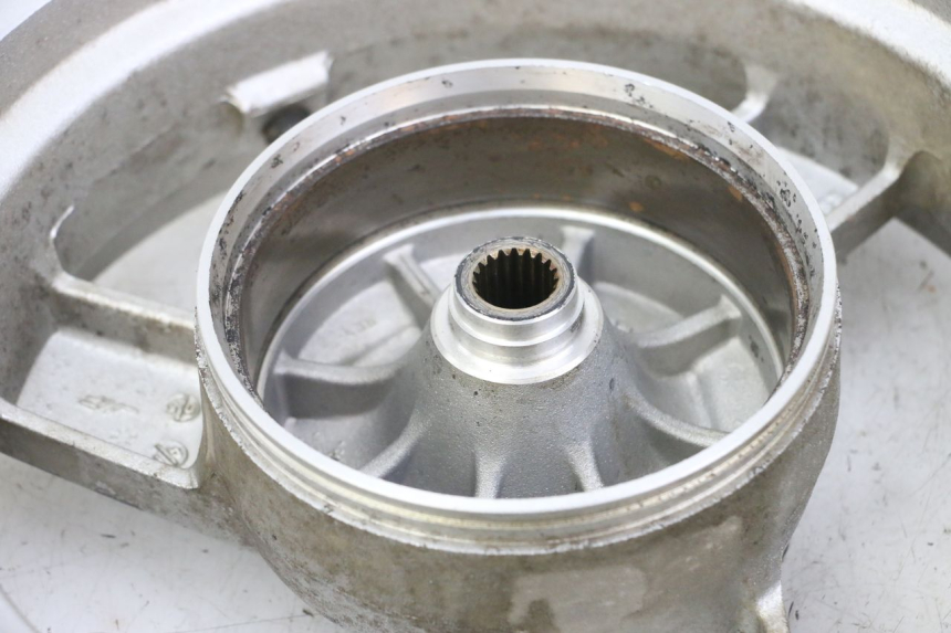 photo de ARO TRASEIRO PEUGEOT VIVACITY 125 (2010 - 2017) - Detalhes característicos