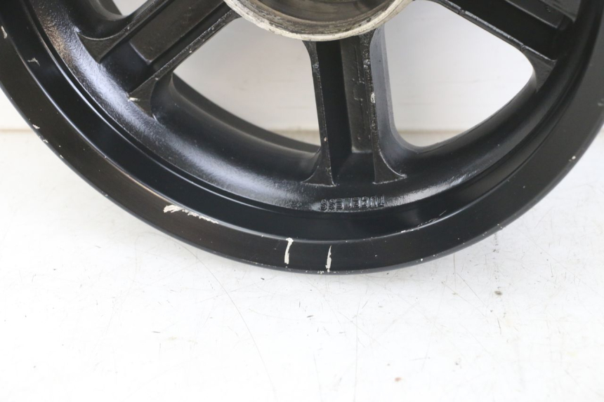 photo de ARO TRASEIRO KEEWAY RY6 2T 50 (2011 - 2019) - Zoom do estado de desgaste