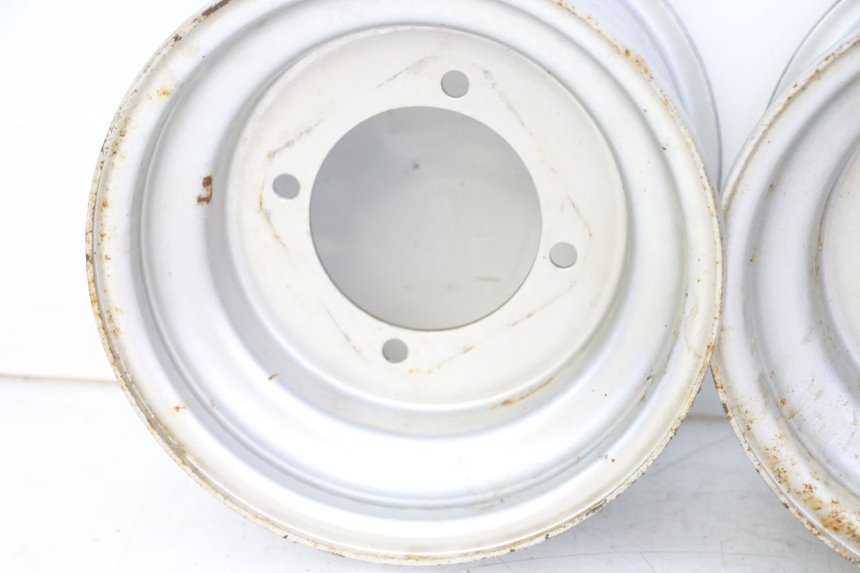 photo de ARO TRASEIRO HYTRACK S 150 (2003 - 2011) - Pontos de fixação