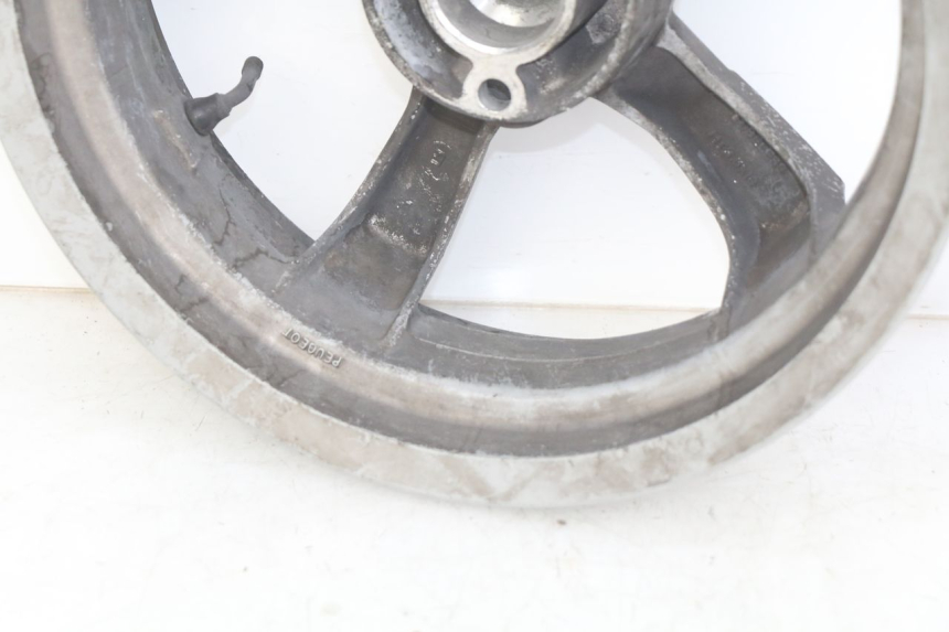 photo de ARO TRASEIRO PEUGEOT SATELIS 125 (2006 - 2009) - Zoom do estado de desgaste