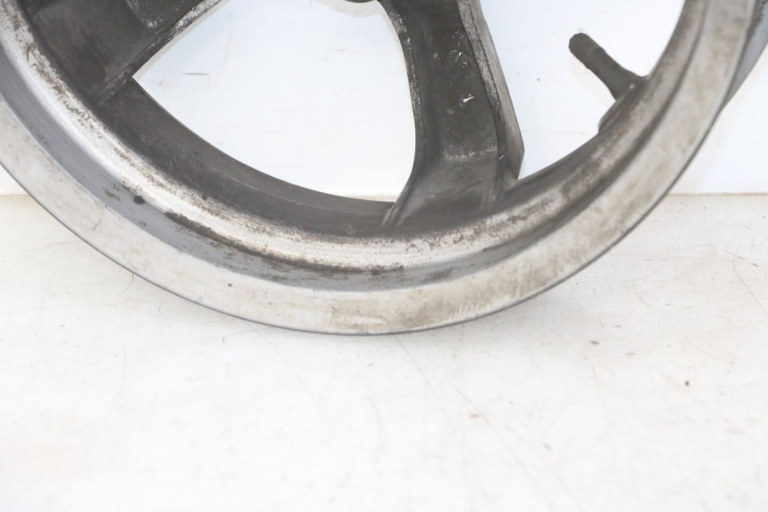 photo de ARO TRASEIRO PEUGEOT SATELIS 125 (2006 - 2009) - Zoom do estado de desgaste
