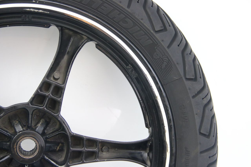 photo de ARO TRASEIRO SUZUKI SIXTEEN 125 (2008 - 2010) - Detalhes característicos