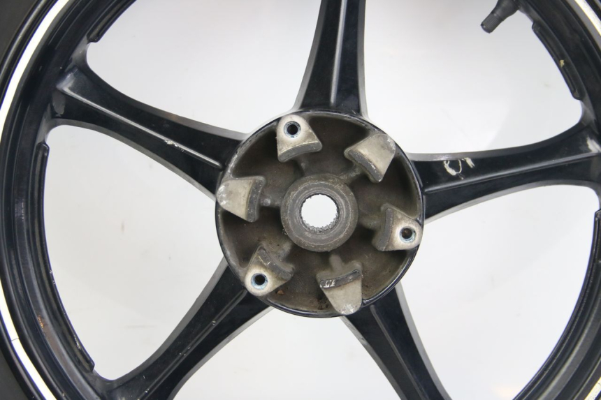 photo de ARO TRASEIRO SUZUKI SIXTEEN 125 (2008 - 2010) - Outro ângulo de visão