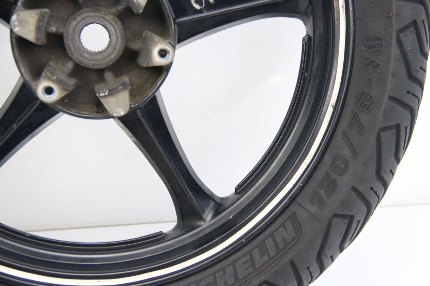 photo de ARO TRASEIRO SUZUKI SIXTEEN 125 (2008 - 2010) - Vista geral