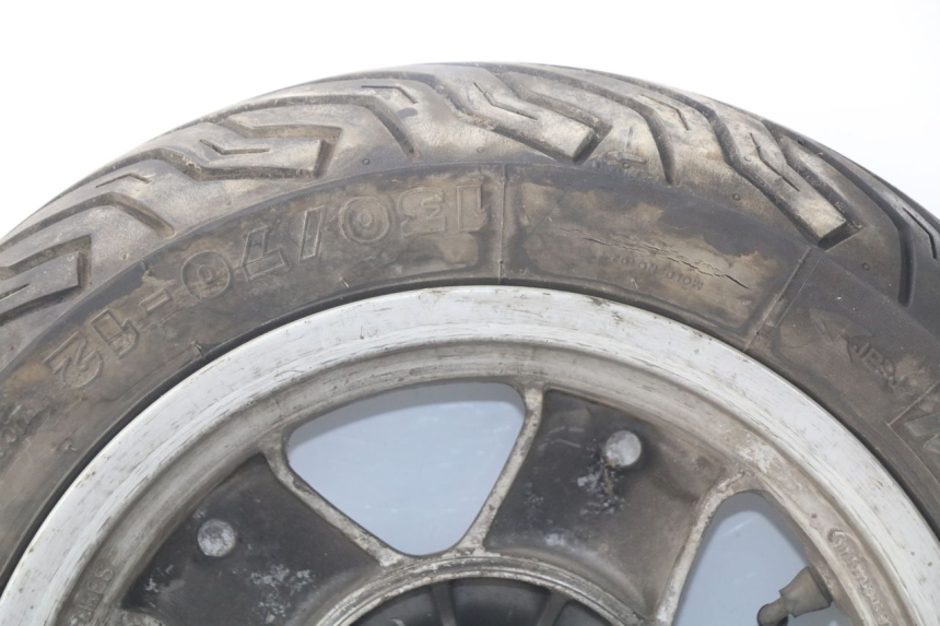 photo de ARO TRASEIRO MBK SKYLINER 125 (2004 - 2007) - Detalhes característicos