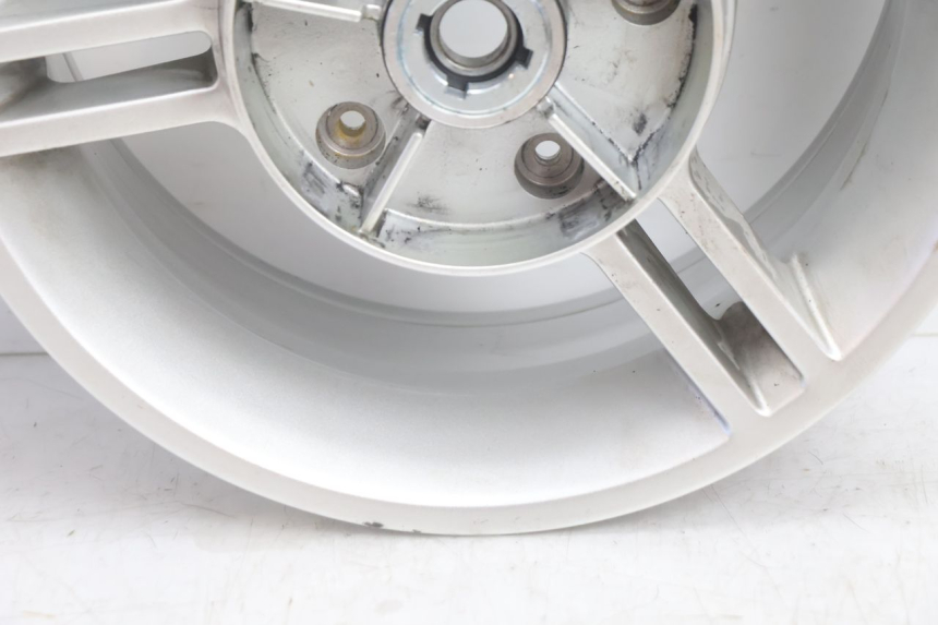 photo de ARO TRASEIRO CAN-AM SPYDER RS 1000 (2008 - 2012) - Zoom do estado de desgaste