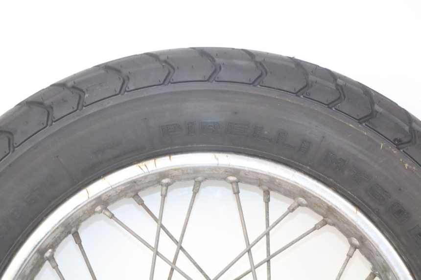 photo de ARO TRASEIRO YAMAHA SR 125 (1982 - 2003) - Vista de perto