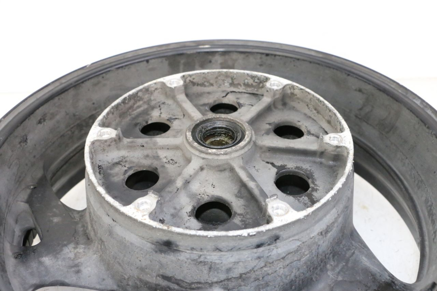 photo de ARO TRASEIRO HONDA ST PAN EUROPEAN 1300 (2002 - 2013) - Detalhes característicos