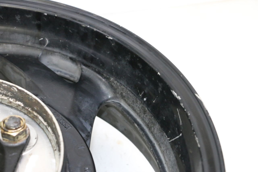 photo de ARO TRASEIRO HONDA ST PAN EUROPEAN 1300 (2002 - 2013) - Vista de perto