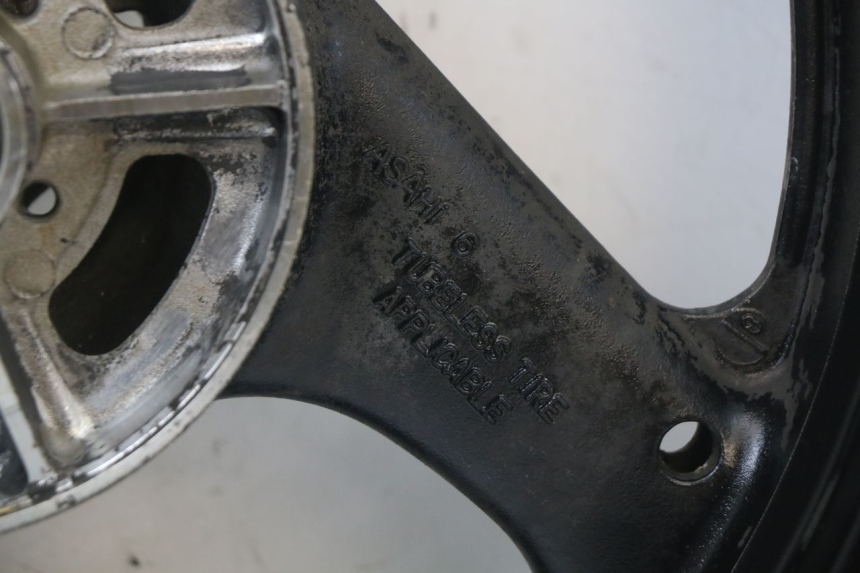photo de ARO TRASEIRO SUZUKI GS F 500 (2004 - 2007) - Estado da superfície