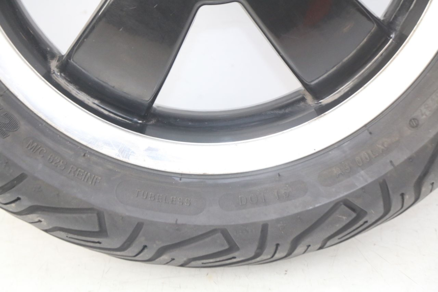 photo de ARO TRASEIRO PIAGGIO VESPA GTS IGET ABS 125 (2017 - 2023) - Detalhes característicos