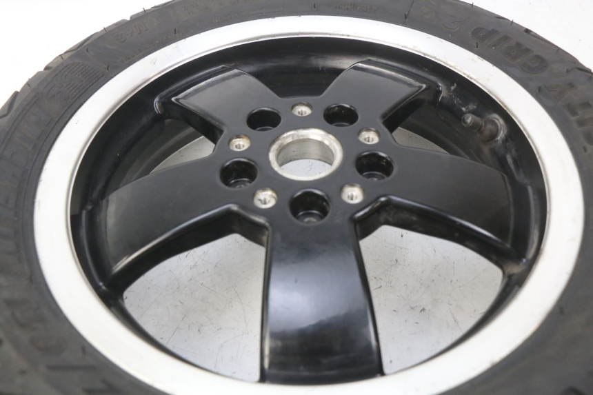 photo de ARO TRASEIRO PIAGGIO VESPA GTS IGET ABS 125 (2017 - 2023) - Zoom do estado de desgaste