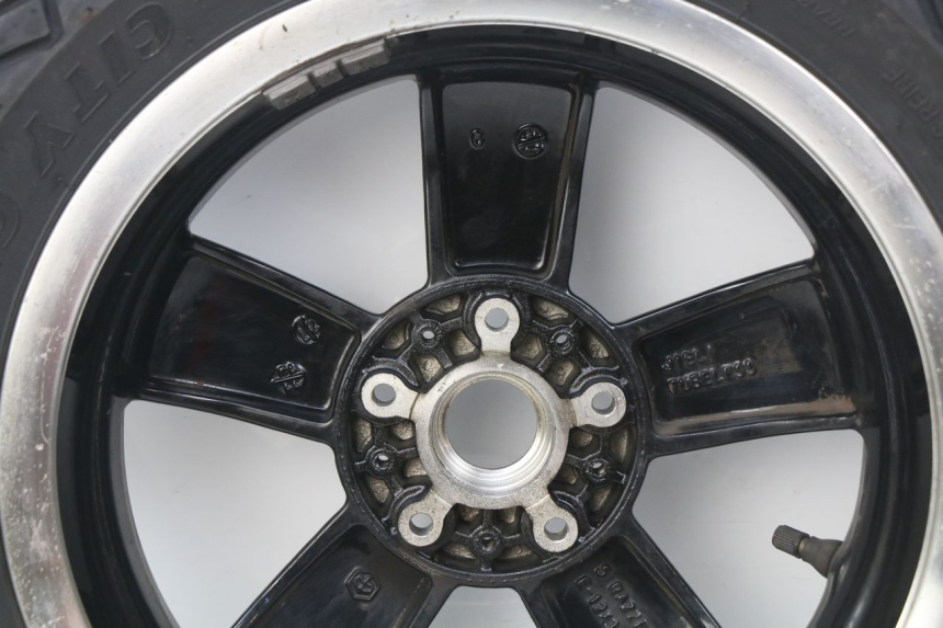 photo de ARO TRASEIRO PIAGGIO VESPA GTS IGET ABS 125 (2017 - 2023) - Outro ângulo de visão