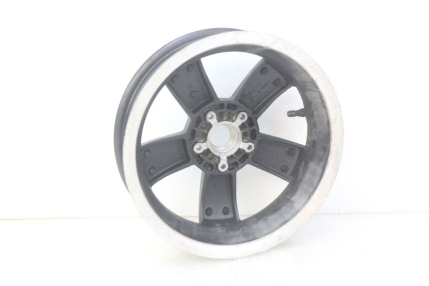 photo de ARO TRASEIRO PIAGGIO VESPA GTS SUPER IE 125 (2009 - 2016) - Zoom do estado de desgaste