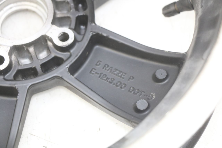 photo de ARO TRASEIRO PIAGGIO VESPA GTS SUPER IE 125 (2009 - 2016) - Marcações e referências