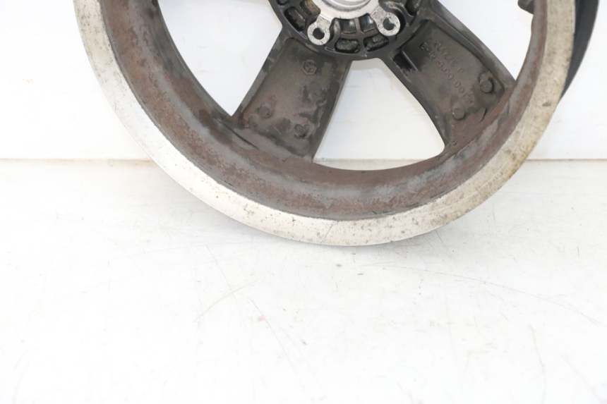 photo de ARO TRASEIRO PIAGGIO VESPA GTS SUPER IE 125 (2009 - 2016) - Zoom do estado de desgaste