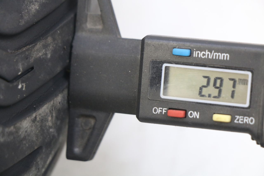 photo de ARO TRASEIRO PIAGGIO VESPA LXV 125 (2006 - 2009) - Detalhe da peça