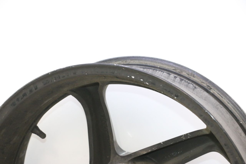photo de ARO TRASEIRO HONDA VFR FI RC46 800 (1998 - 2001) - Detalhes característicos