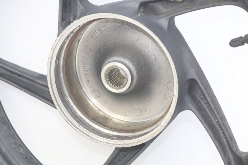 photo de ARO TRASEIRO HONDA VISION NSC R 50 (2013 - 2015) - Detalhes característicos