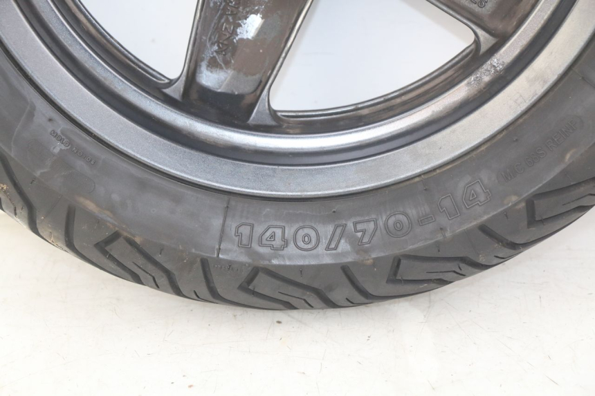 photo de ARO TRASEIRO YAMAHA XMAX X-MAX 125 (2006 - 2009) - Detalhes característicos