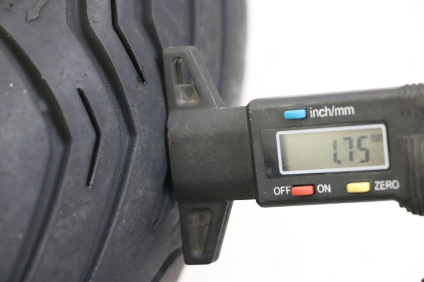 photo de ARO TRASEIRO YAMAHA XMAX X-MAX 125 (2006 - 2009) - Zoom do estado de desgaste
