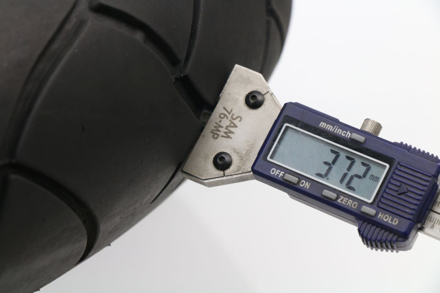photo de ARO TRASEIRO MBK X-POWER 50 (2003 - 2017) - Zoom do estado de desgaste