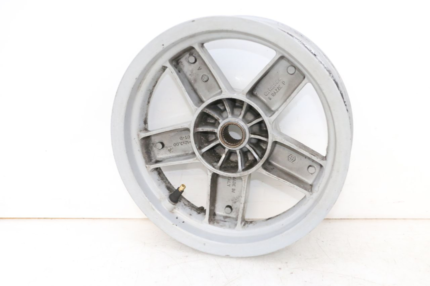 photo de ARO TRASEIRO PIAGGIO X8 125 (2004 - 2007) - Detalhes característicos